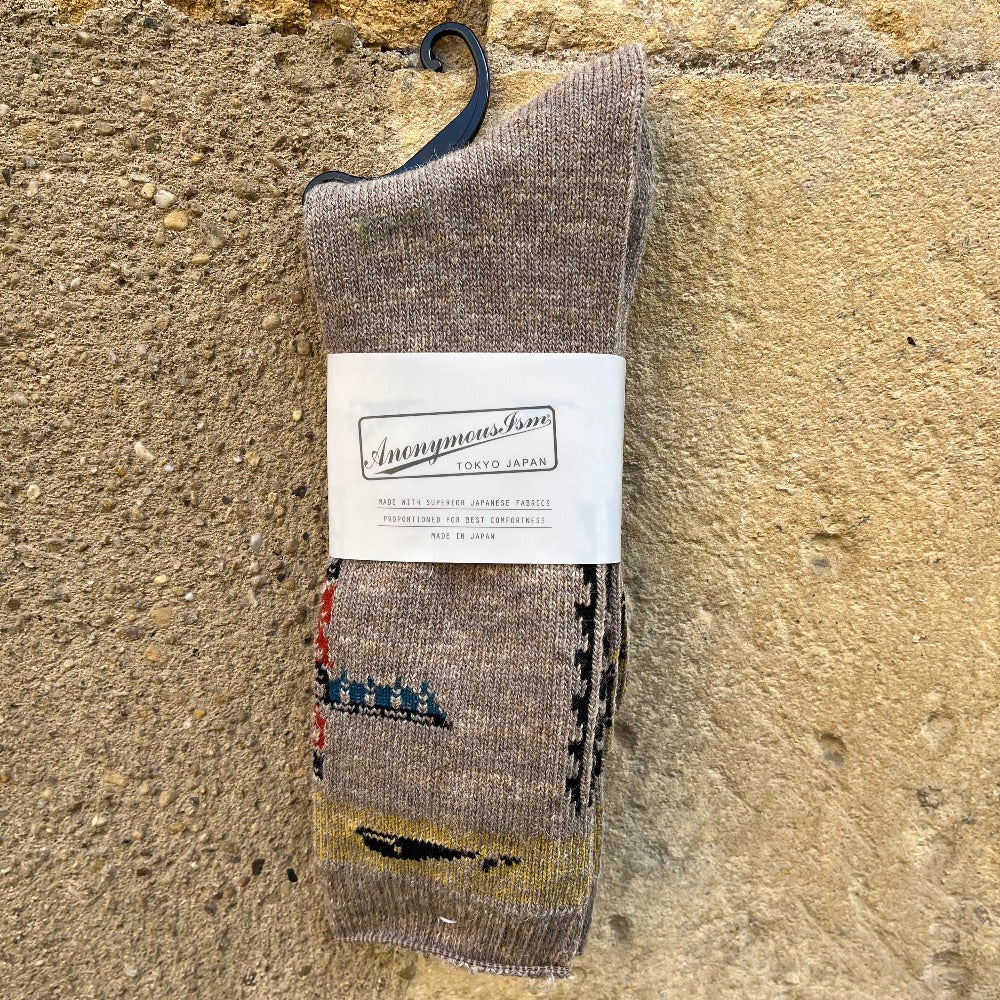Les chaussettes wool totempole crew anonymous-ism sont principalement en laine, idéal pour l'automne-hiver.  61% laine/22% nylon/16% acrylic/1% polyurethane taille unique 40-45 Fabriqué au Japon