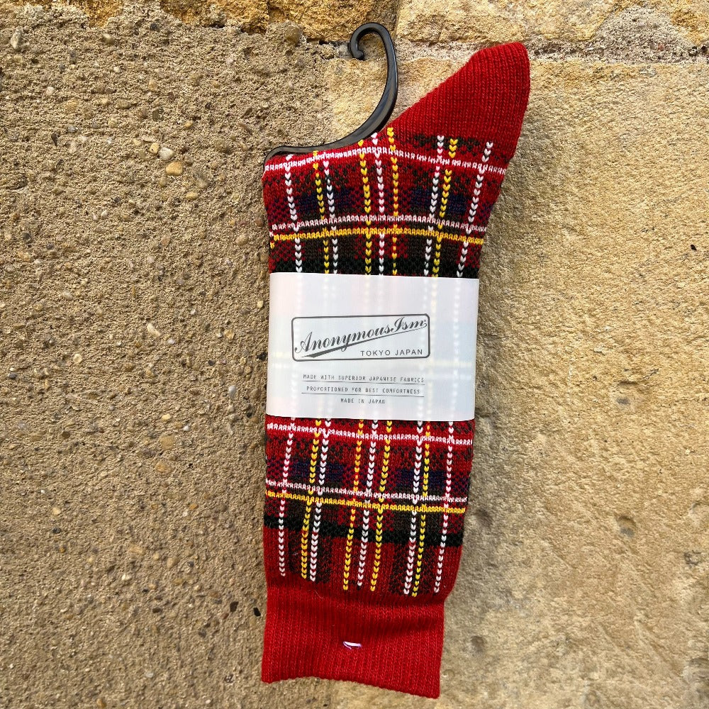 Les chaussettes wool check crew sont en laine, parfaite pour l'hiver.  66% laine/34% nylon taille unique 40-45 Fabriqué au Japan