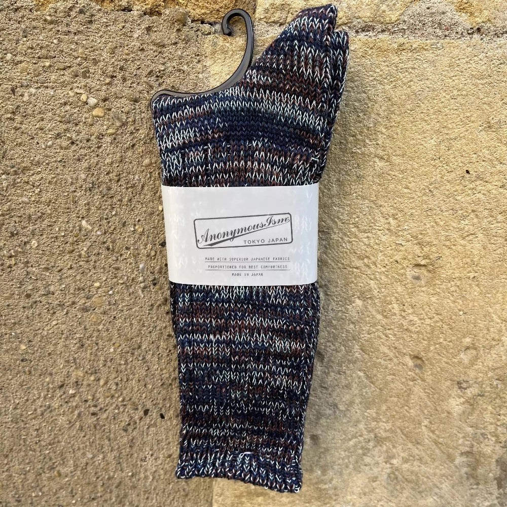 Les chaussettes 5 color mix Anonymous-ism sont les best seller de la marque japonaise.  Sont tricotage épais en font des chaussettes en coton très confortable, idéal en automne/hiver sans tenir trop chaud.  94% coton/5% polyester/1% spandex taille unique 40-45 Fabriqué au Japon