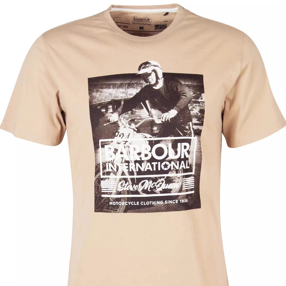 Le t-shirt morris par Barbour international est un incontournable de la collection Steve Mcqueen.  100% coton