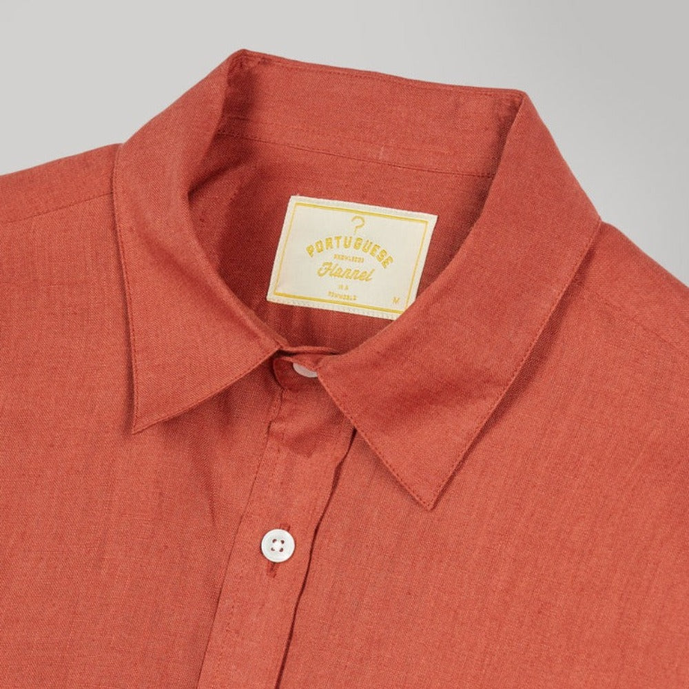 La chemise en lin Portuguese flannel est un classique de la marque depuis plusieurs saisons.  boutons en nacre 100% lin Fabriqué au Portugal