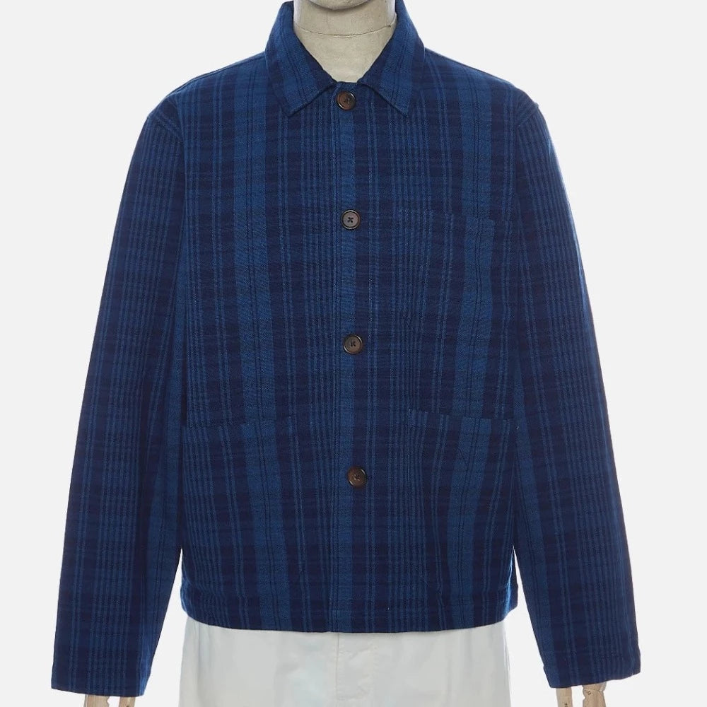 La veste field indigo plaid par universal works peut être porté en ensemble avec le pantalon hi-water dans le même tissu pour un look décontracté. Le coton brossé lui confère plus de douceur.
